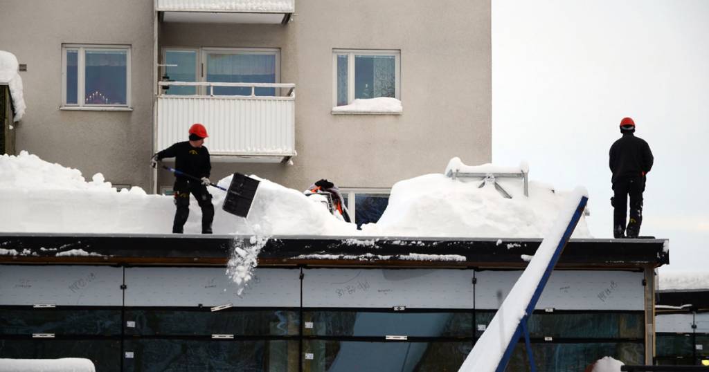 Säkra snöröjning på tak
