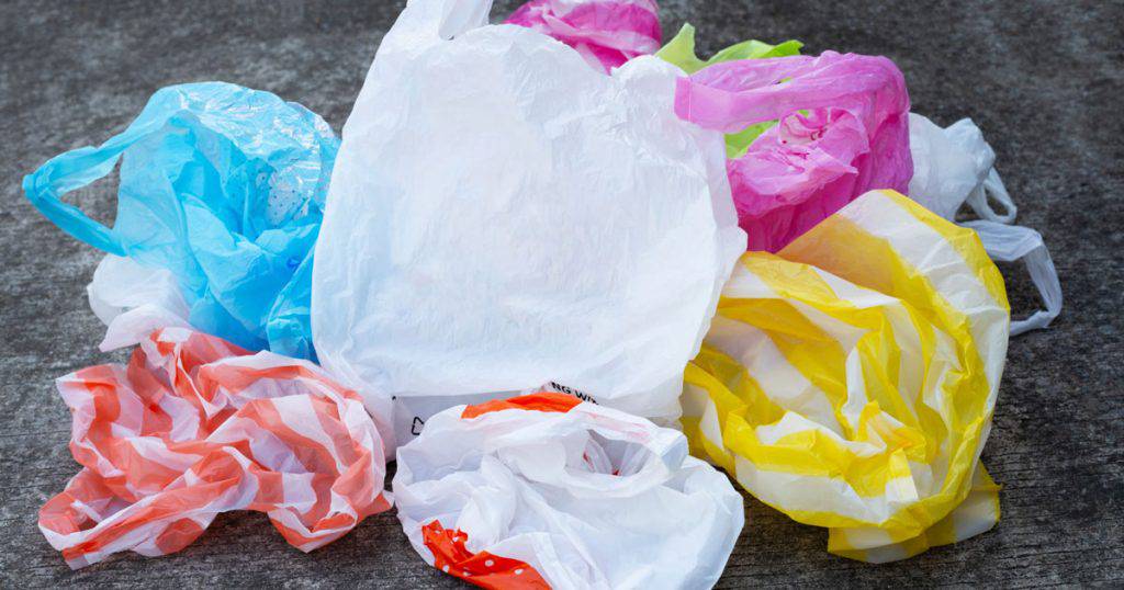 Svensk Handel kräver att plastpåseskatten rivs upp